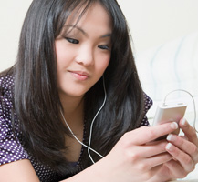girl with mp3 player banner